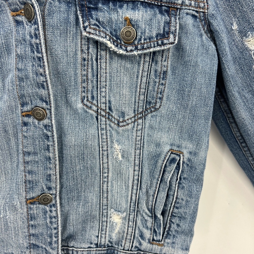 American eagle, highly distressed floral embroidered denim trucker jacket… - Picture 5 of 16
